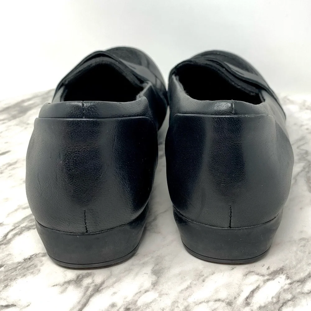 Clarks Kinzie Willow Textured Black Leather Loafers 8 Comfort Preppy Classic
